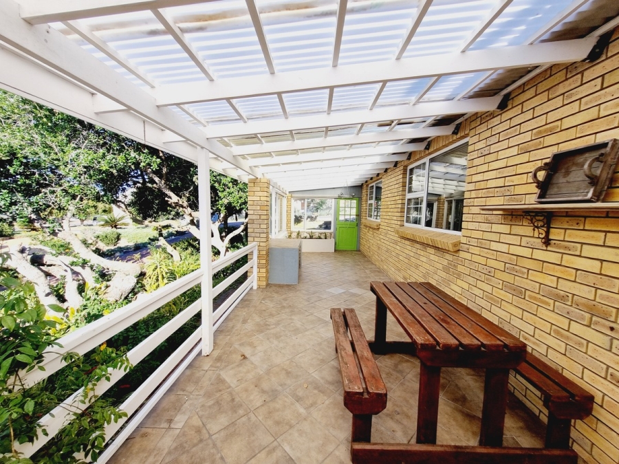 3 Bedroom Property for Sale in Stilbaai Wes Western Cape